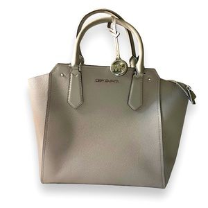 Michael Kors gray purse- excellent condition